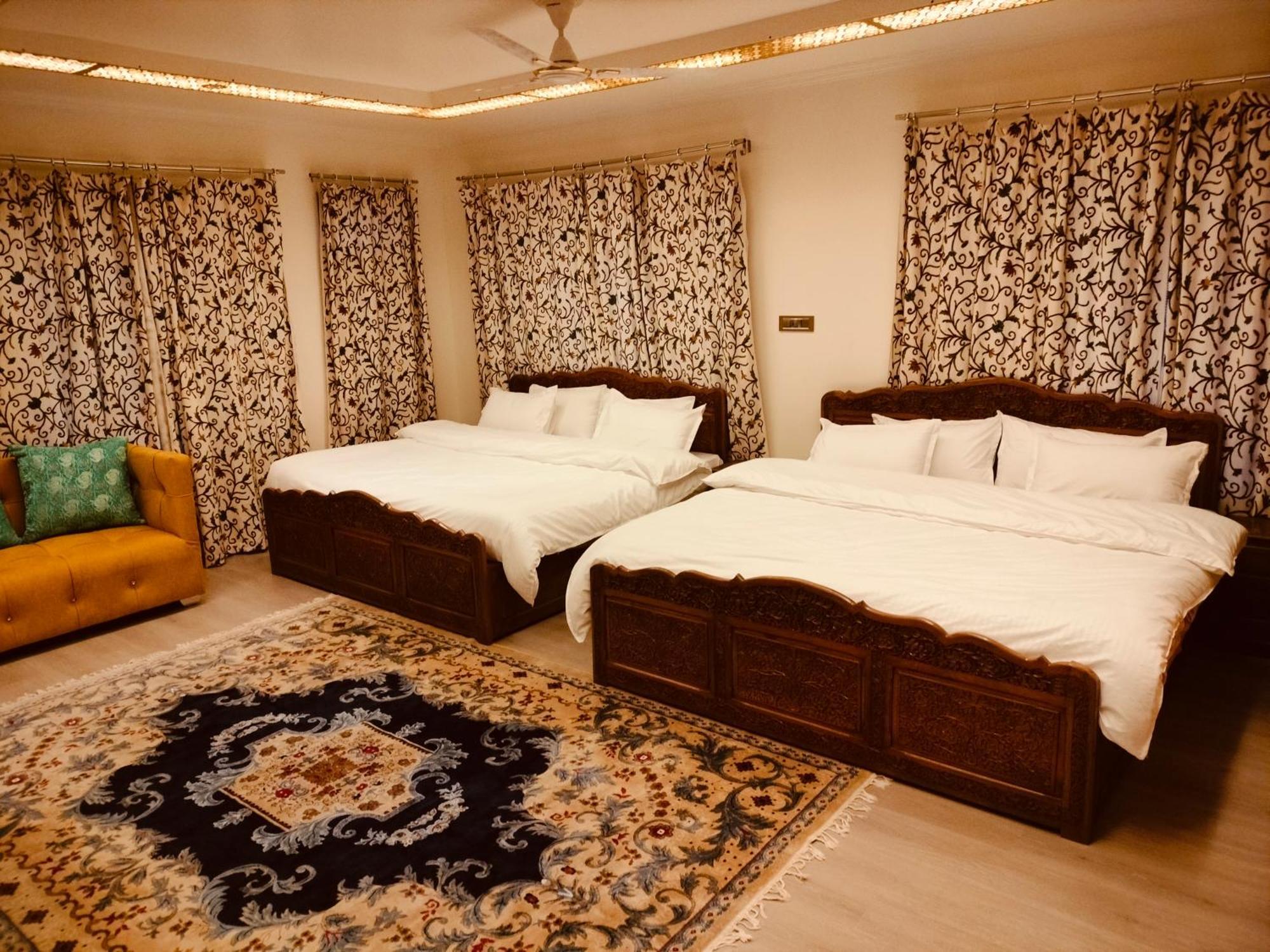 New Zamrood Holiday Home Srinagar  Exterior photo